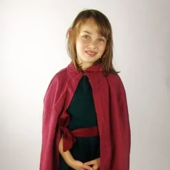 Leonardo Carbone Children's Cloak Alexis Red 5 Leonardo Carbone Children's Cloak Alexis Red -Medieval Clothing Sales Store childrens cloak alexis red 2