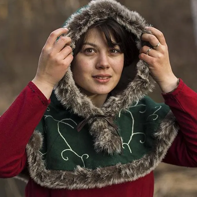 Epic Armoury Fur Hood Gisla, Green 5 Epic Armoury Fur Hood Gisla, Green - Image 5