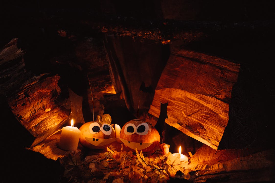 Medieval Clothing Sales Store 12 Medieval Clothing Sales Store -Medieval Clothing Sales Store pexels photo 5683334