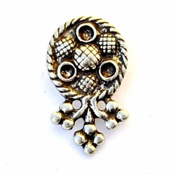 Renaissance Belt Fitting London, Silvered 1 Renaissance Belt Fitting London, Silvered