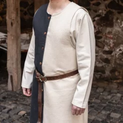 Burgschneider Tabard Auderic, Right Side, Black