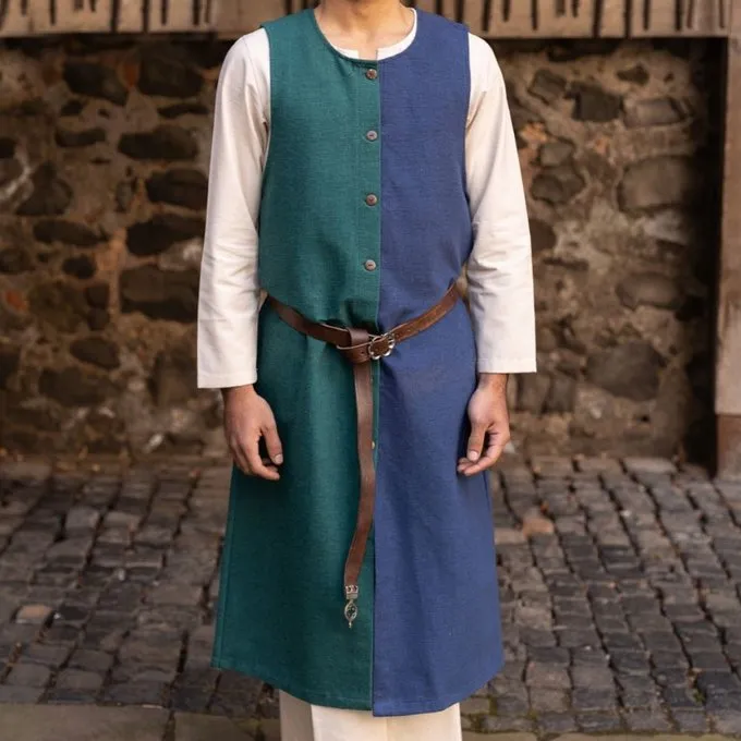 Burgschneider Tabard Auderic, Right Side, Green 1 Burgschneider Tabard Auderic, Right Side, Green