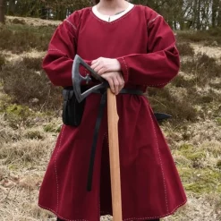Tunic Kragelund Hand-stitched Finish, Wine Red 9 Tunic Kragelund Hand-stitched Finish, Wine Red -Medieval Clothing Sales Store tunic kragelund hand stitched finish wine red 3