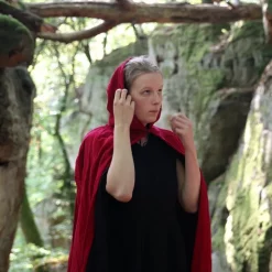 Leonardo Carbone Velvet Cloak Ilja, Red -Medieval Clothing Sales Store velvet cloak ilja red 2